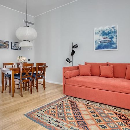 Joivy Lovely Apt, Easy Access To Centre Apartamento Milão Exterior foto