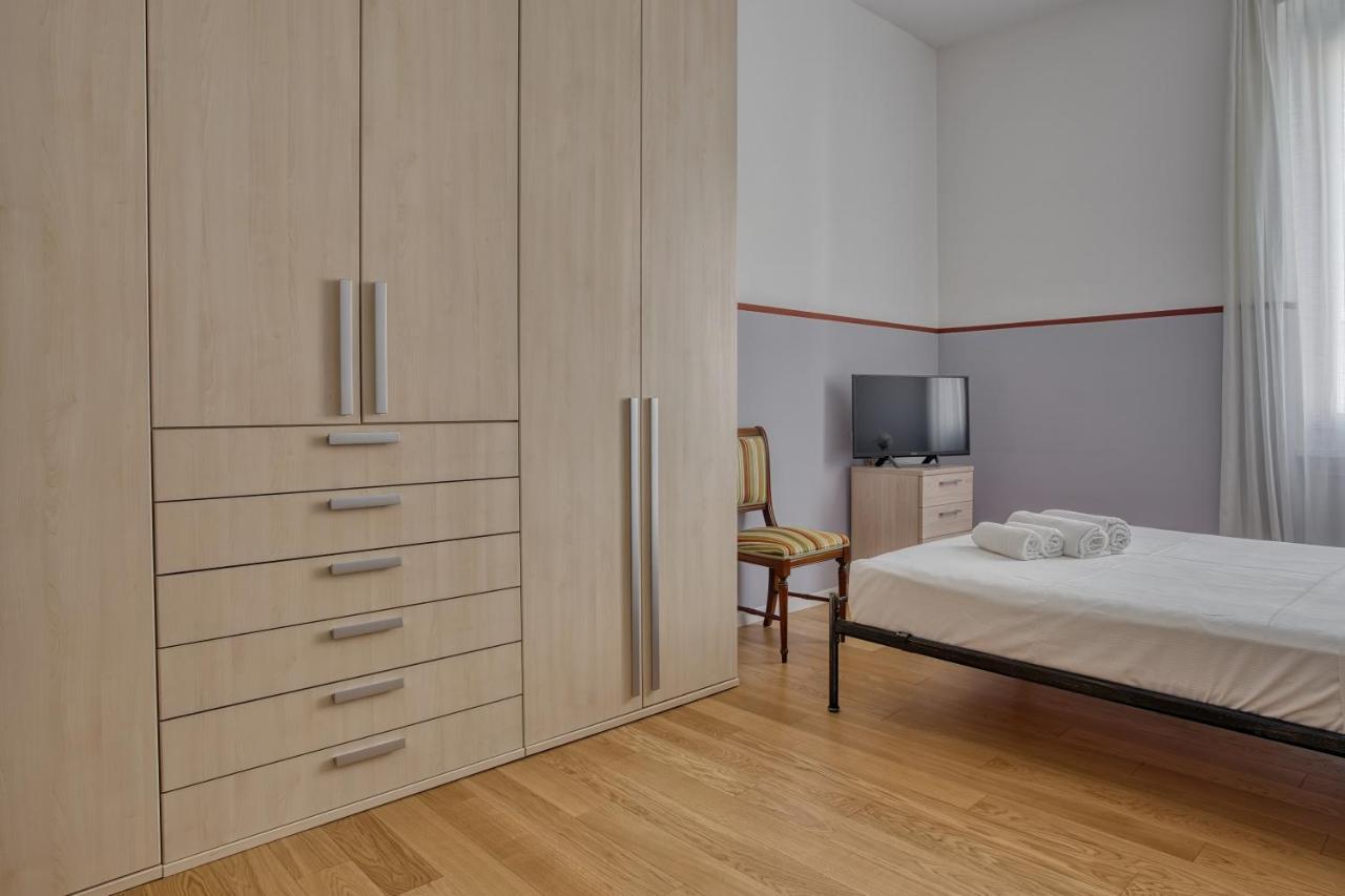 Joivy Lovely Apt, Easy Access To Centre Apartamento Milão Exterior foto